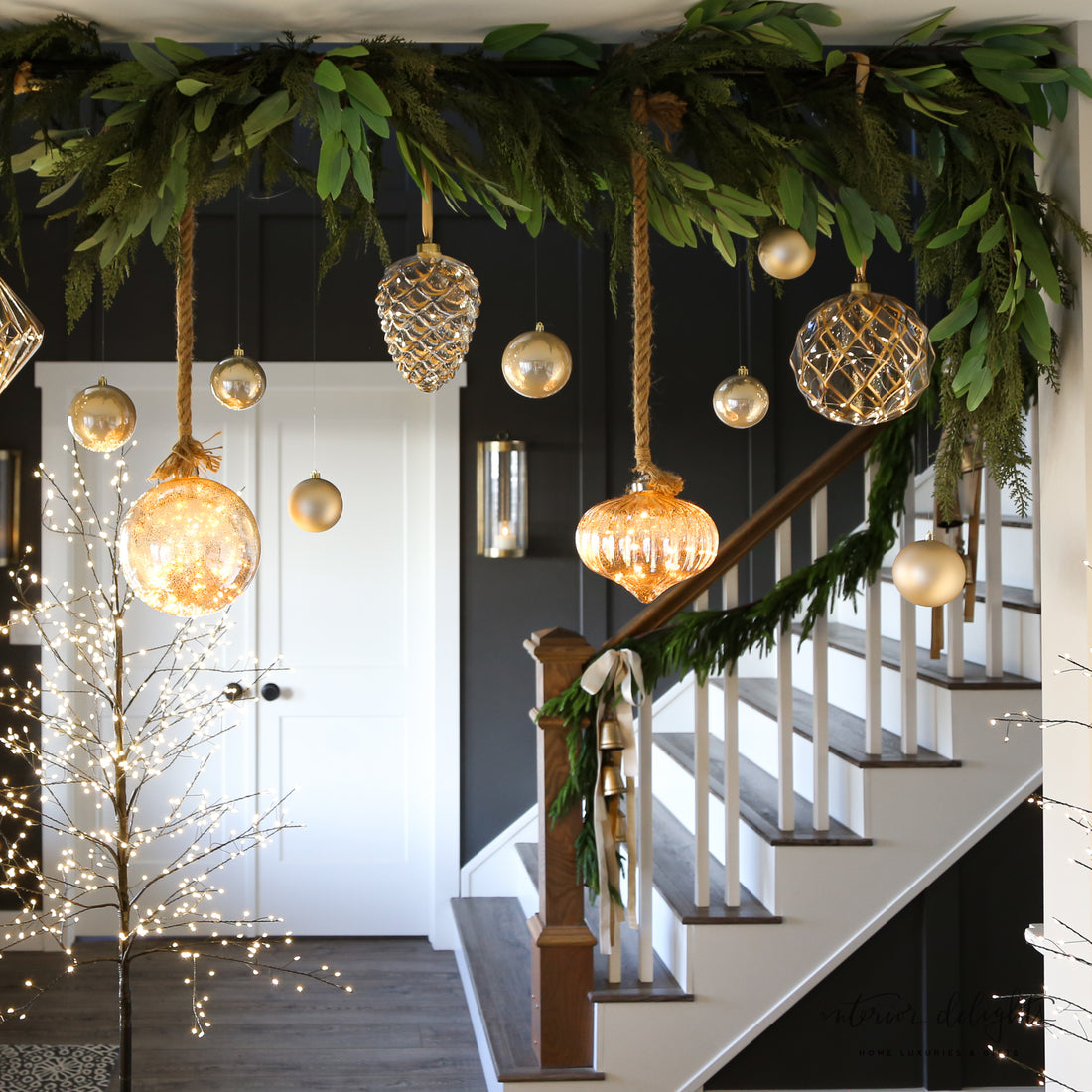 Majestic Illuminated Garland Ensemble