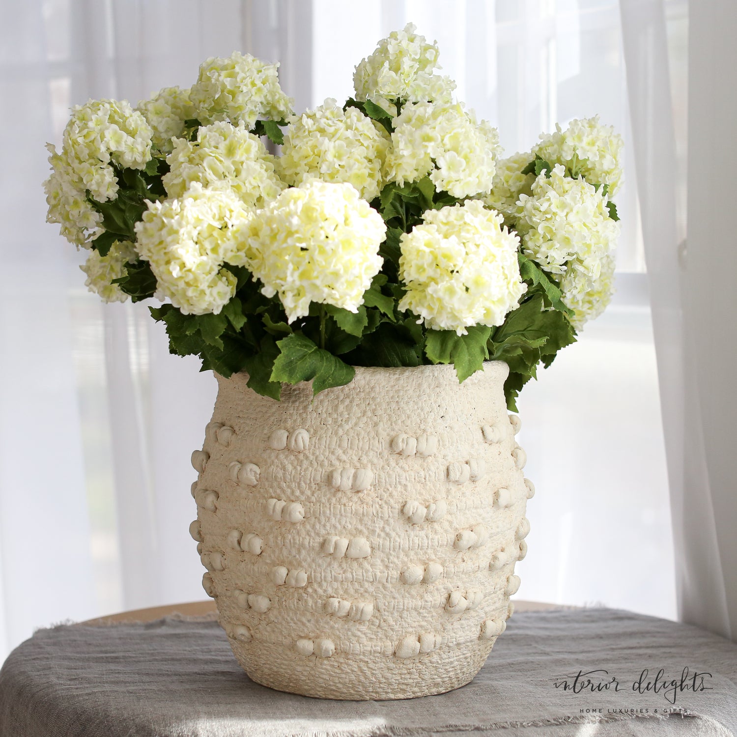 Cream Knot Vase