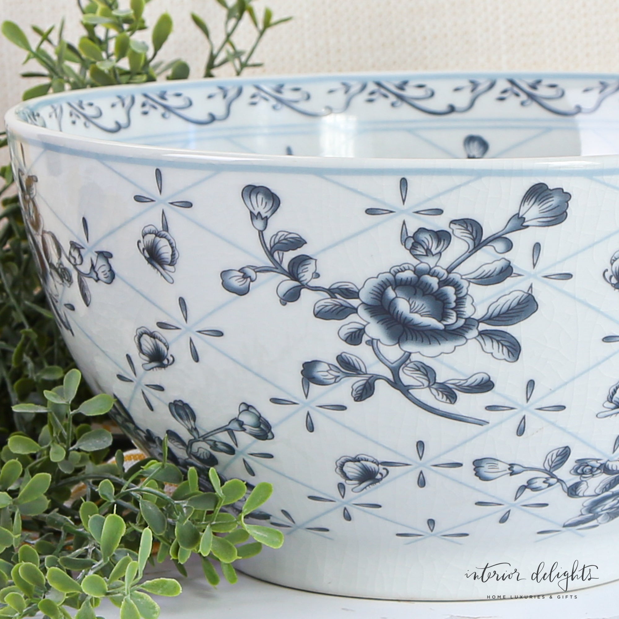 Porcelain Bowl with Floral Pattern and Crackle Glaze