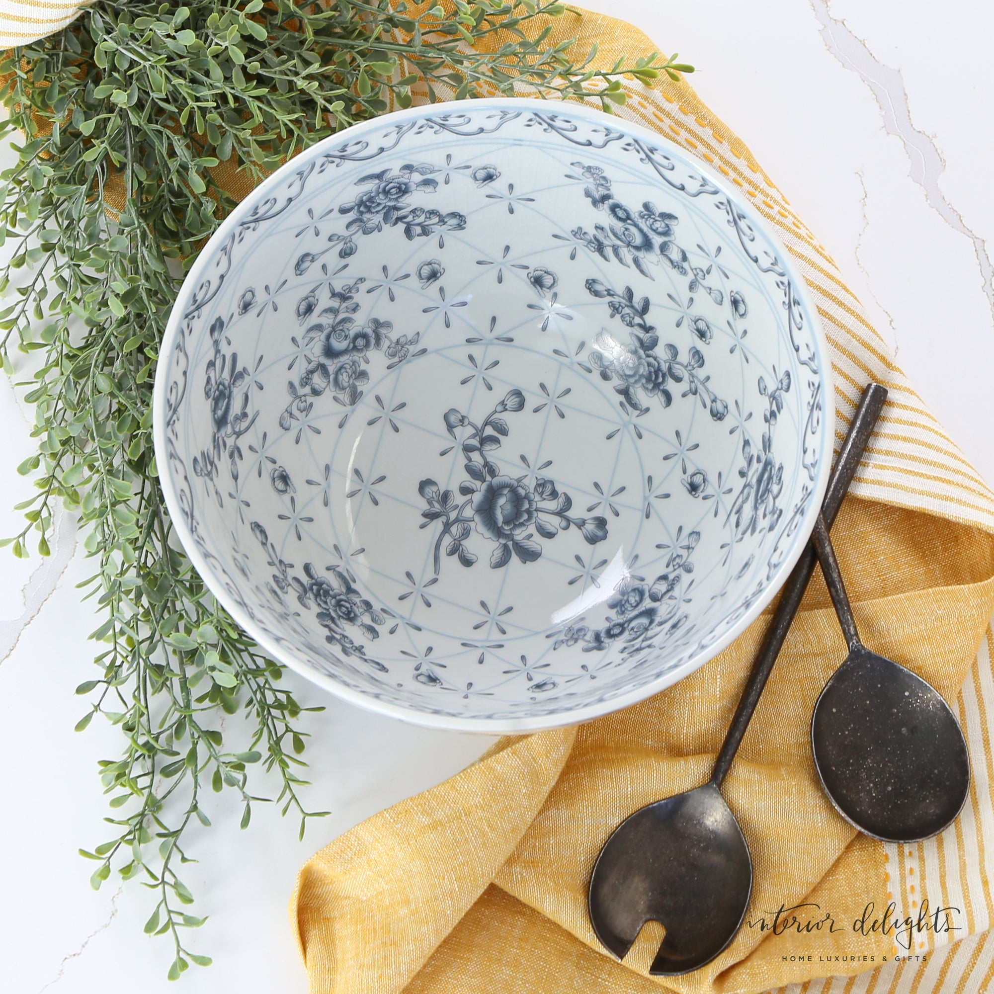 Porcelain Bowl with Floral Pattern and Crackle Glaze